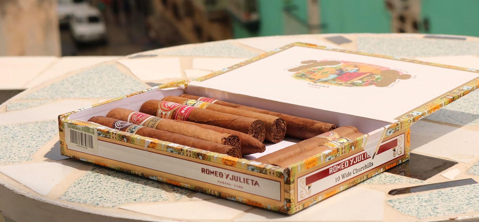 Romeo Y Julieta Cuban Cigars.